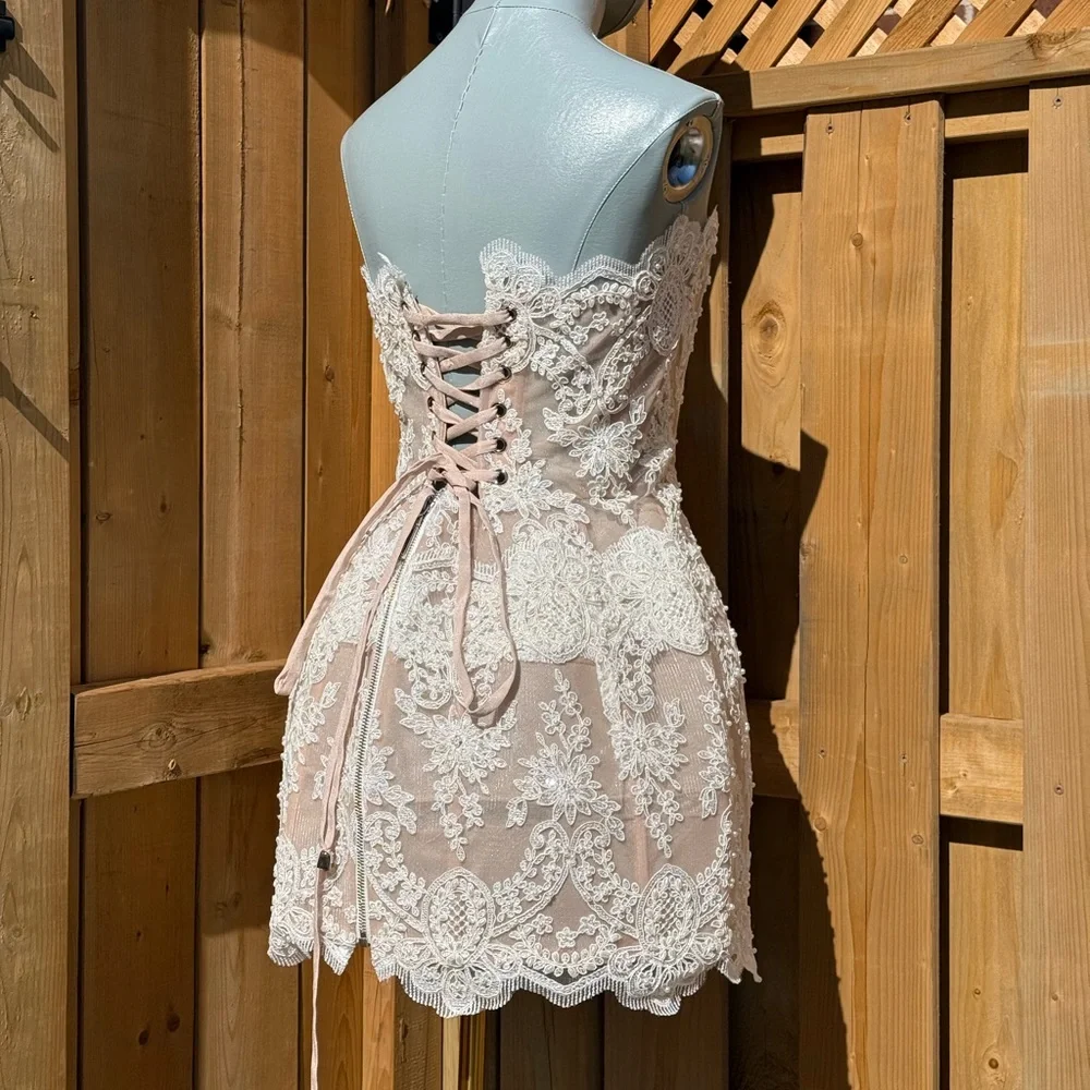 🆕 BRONX & BANCO 🧿 NWOT Maraya Blanc Lace Mini Dress, Sz L US 8
